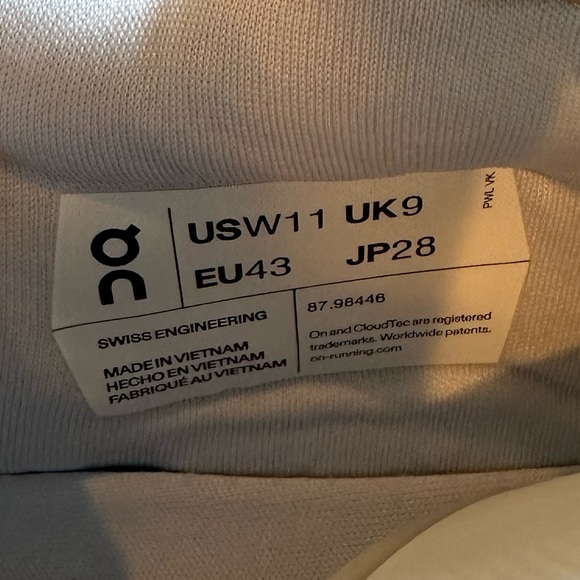 On Cloudrift in White/Sand - Picture 13 of 13